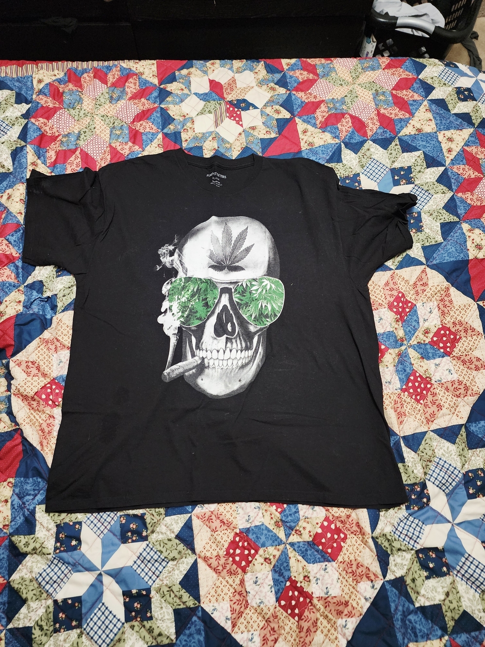 Men's Black Short-Sleeve Skull Graphic Tee with Green Lens Detail